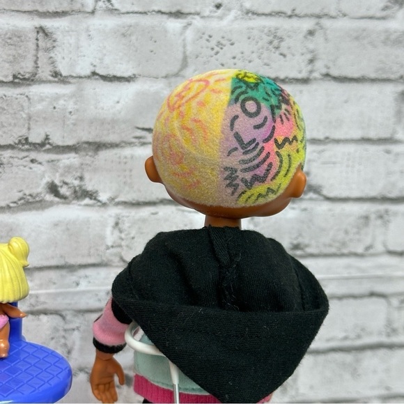 L.O.L. Surprise! LOL Surprise OMG Dolls COOL LEV SKATEPARK QT LIL SCRIBBLES - Picture 9 of 11